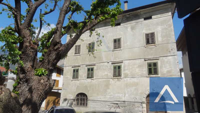 Edificio-Stabile-Palazzo in Vendita ad Salorno - 510000 Euro