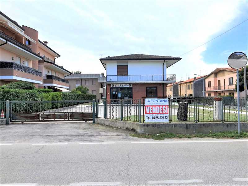 Casa Indipendente in Vendita ad Rovigo - 210000 Euro