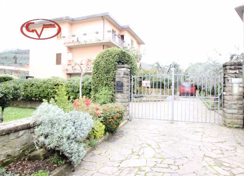Villa Bifamiliare in Vendita ad Loro Ciuffenna - 198000 Euro