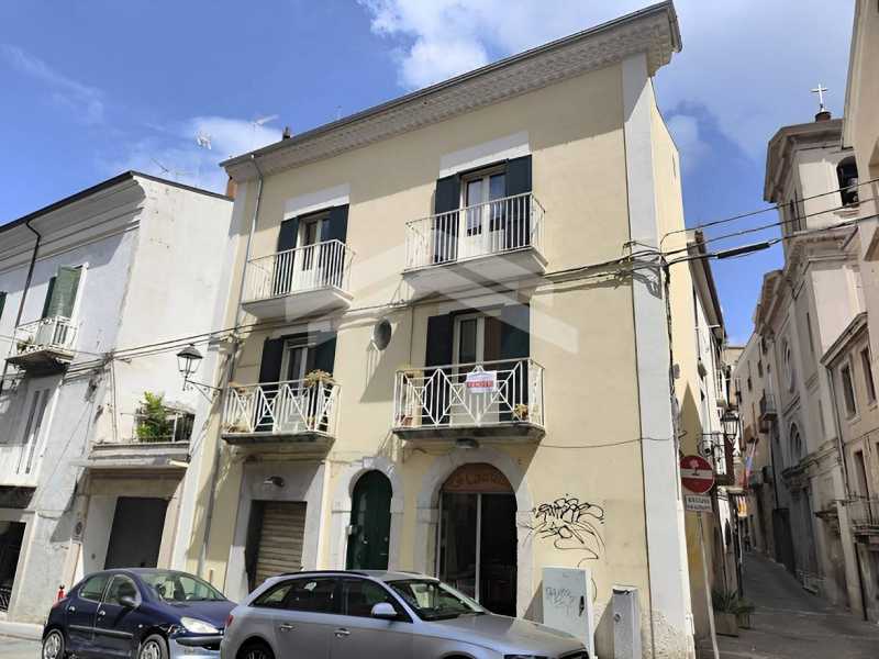 Edificio-Stabile-Palazzo in Vendita ad Campobasso - 129000 Euro