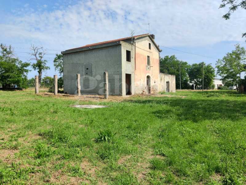 Rustico-Casale-Corte in Vendita ad Termoli - 128000 Euro