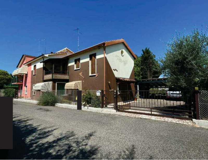Villa Bifamiliare in Vendita ad Mogliano Veneto - 117900 Euro
