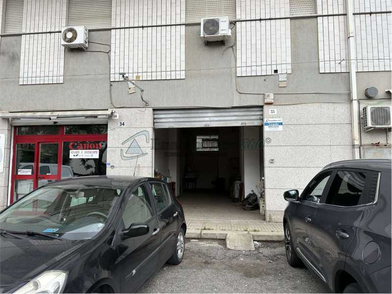 magazzino in Vendita ad Cosenza - 42000 Euro