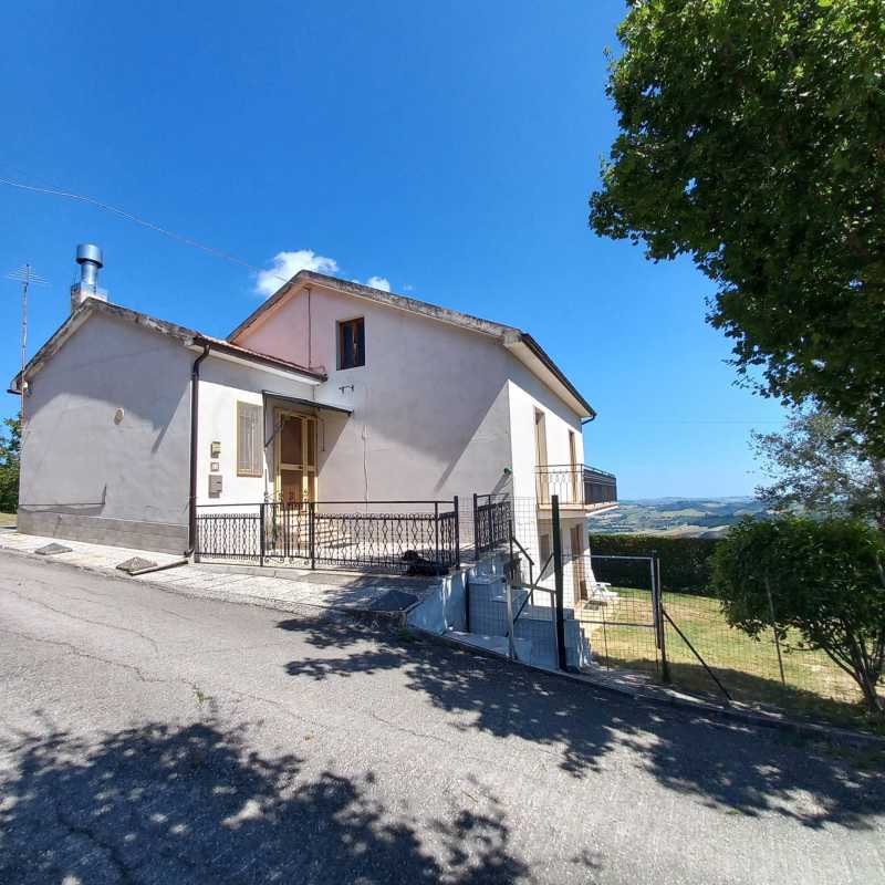 Casa Indipendente in Vendita ad Montefalcone Appennino - 175000 Euro
