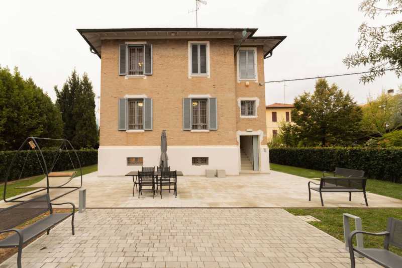 Villa Singola in Vendita ad Modena - 1070000 Euro