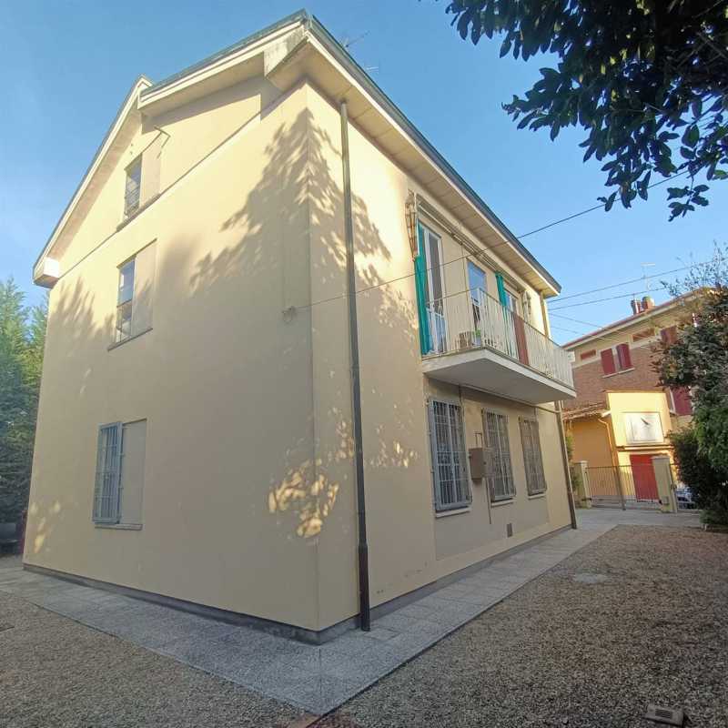Casa Bifamiliare in Vendita ad Modena - 500000 Euro