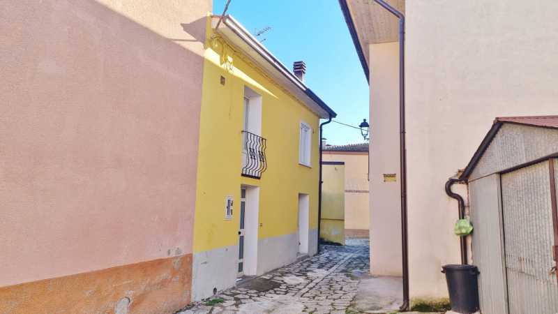 Casa Indipendente in Vendita ad San Nicola Baronia - 14500 Euro