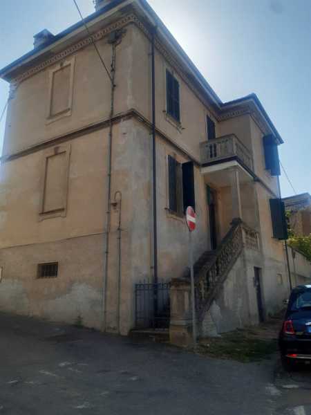Casa Indipendente in Vendita ad Casteggio - 220000 Euro