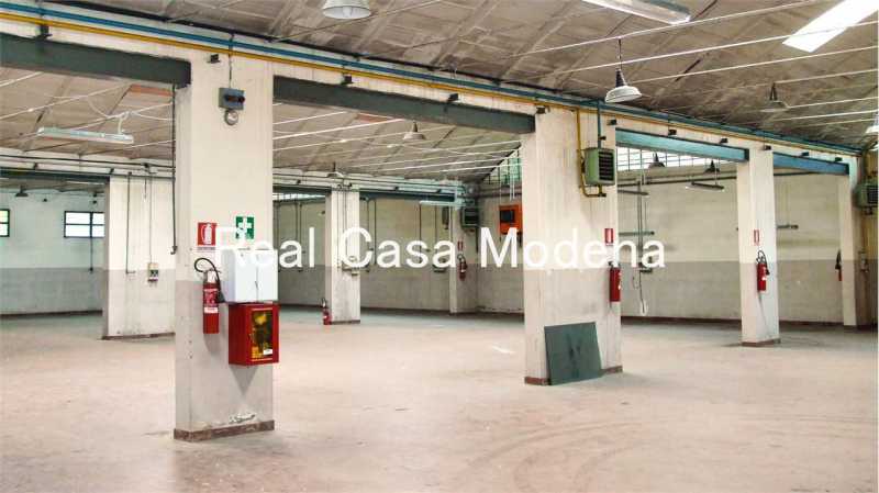 capannone in Vendita ad Modena - 698000 Euro