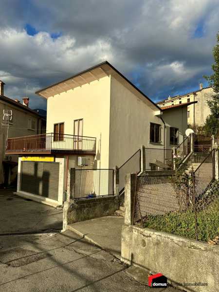 Villa in Vendita ad Lugo di Vicenza - 160000 Euro