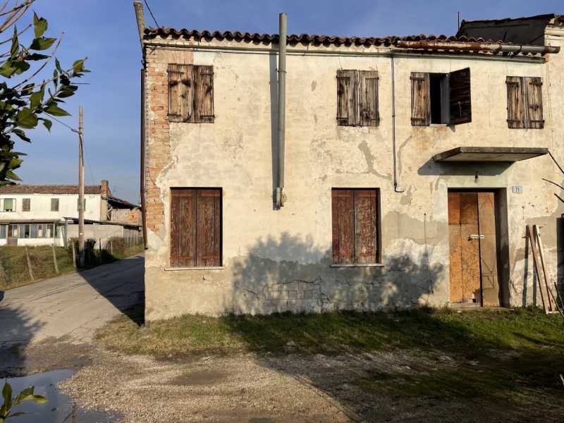 Casa Indipendente in Vendita ad Solesino - 30000 Euro