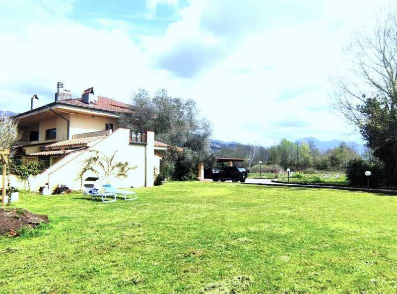 Villa Trifamiliare in Vendita ad Montignoso - 315000 Euro