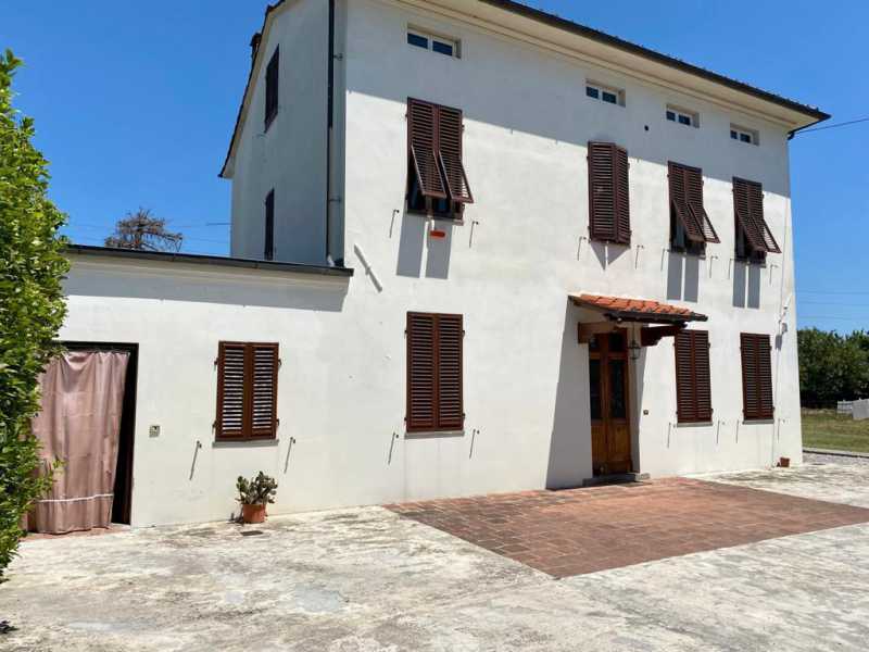 Villa Singola in Vendita ad Lucca - 480000 Euro