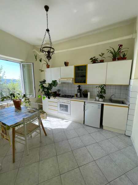 Appartamento in Vendita ad Vezzano Ligure - 58000 Euro