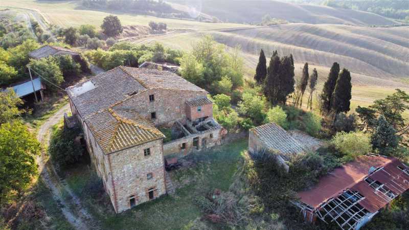 Rustico-Casale-Corte in Vendita ad Volterra - 800000 Euro