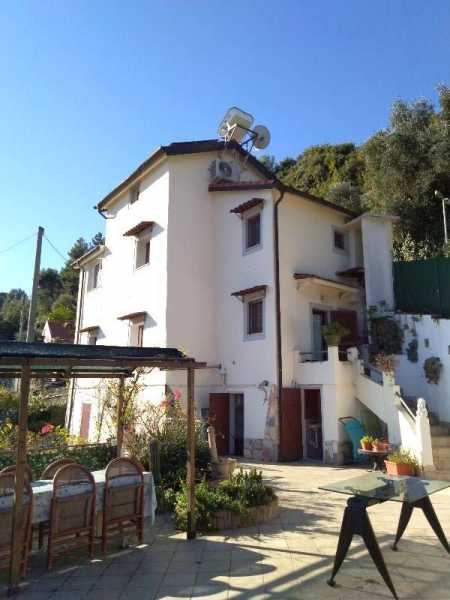 Casa Indipendente in Vendita ad Camporosso - 290000 Euro