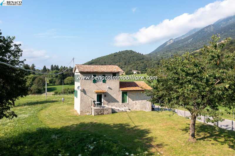 Rustico-Casale-Corte in Vendita ad San Zeno di Montagna - 375000 Euro