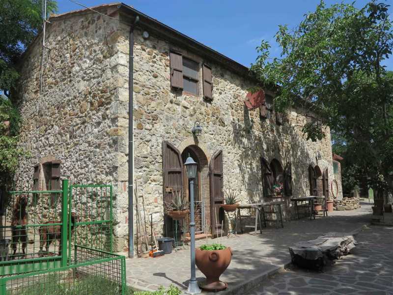 Rustico-Casale-Corte in Vendita ad Monterotondo Marittimo - 350000 Euro