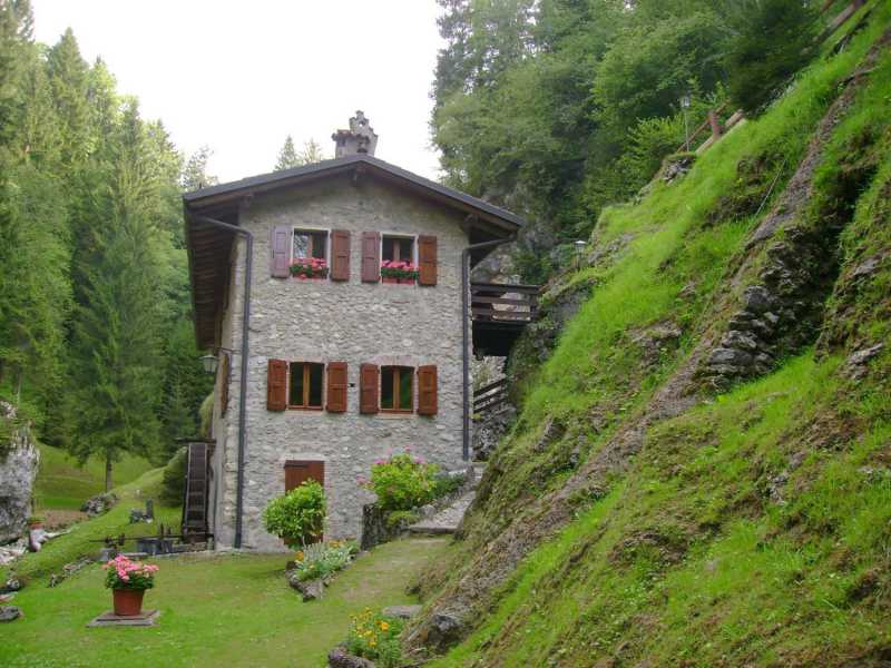 Villa in Vendita ad Castione della Presolana - 560000 Euro