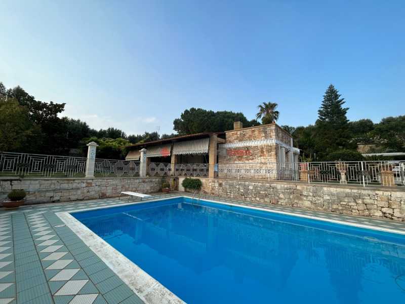 Villa in Vendita ad Grottaglie - 320000 Euro