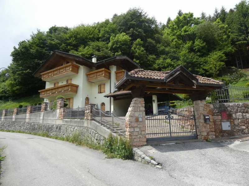 Villa Singola in Vendita ad Sella Giudicarie - 700000 Euro