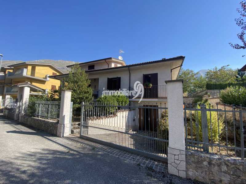 Villa in Vendita ad L`aquila - 270000 Euro