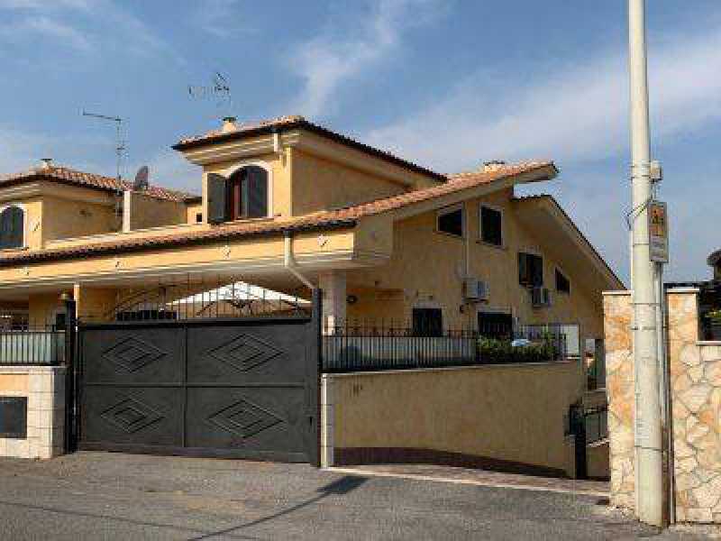 Villa Singola in Vendita ad Guidonia Montecelio - 255000 Euro