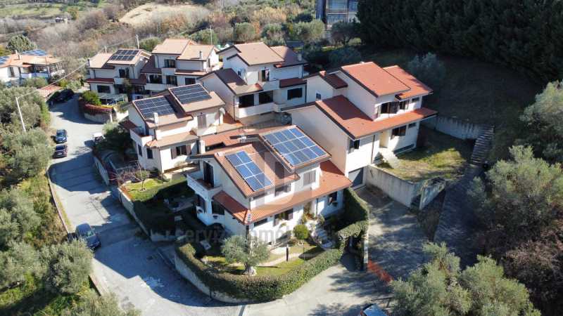 Villa in Vendita ad Mendicino - 230000 Euro