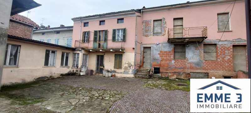 Villa Bifamiliare in Vendita ad San Salvatore Monferrato - 65000 Euro