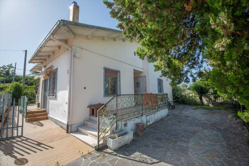 Casa Indipendente in Vendita ad Nocciano - 118000 Euro