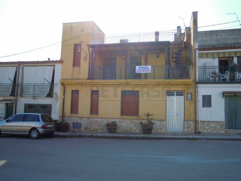 Edificio-Stabile-Palazzo in Vendita ad Caltanissetta - 55000 Euro