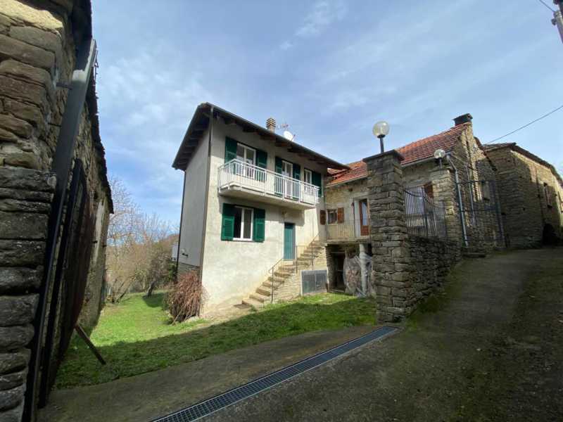 Villa Singola in Vendita ad Pezzolo Valle Uzzone - 155000 Euro