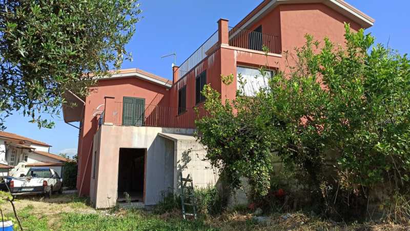 Appartamento in Vendita ad Castelnuovo Magra - 149000 Euro