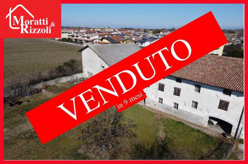 Rustico-Casale-Corte in Vendita ad Fiumicello Villa Vicentina - 110000 Euro