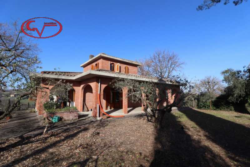 Villa in Vendita ad Bucine - 350000 Euro