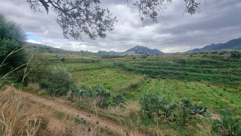 Terreno in Vendita ad Santa Lucia del Mela - 400000 Euro