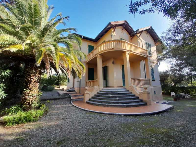 Villa Singola in Vendita ad Livorno - 780000 Euro