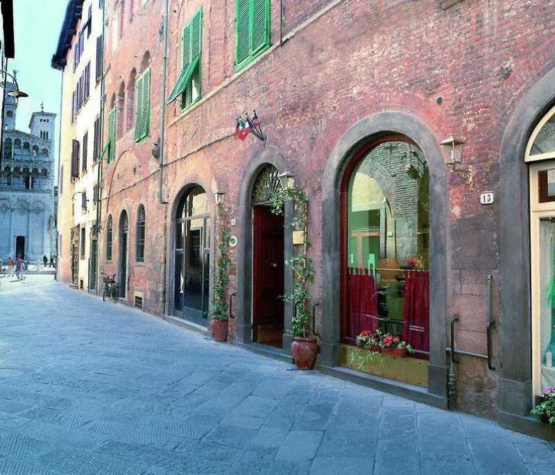 Edificio-Stabile-Palazzo in Vendita ad Lucca - 1400000 Euro