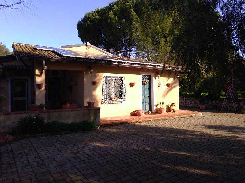 Casa Bifamiliare in Vendita ad Caltanissetta - 320000 Euro