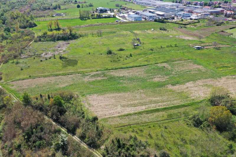 Terreno agricolo in Vendita ad Collecorvino - 18000 Euro