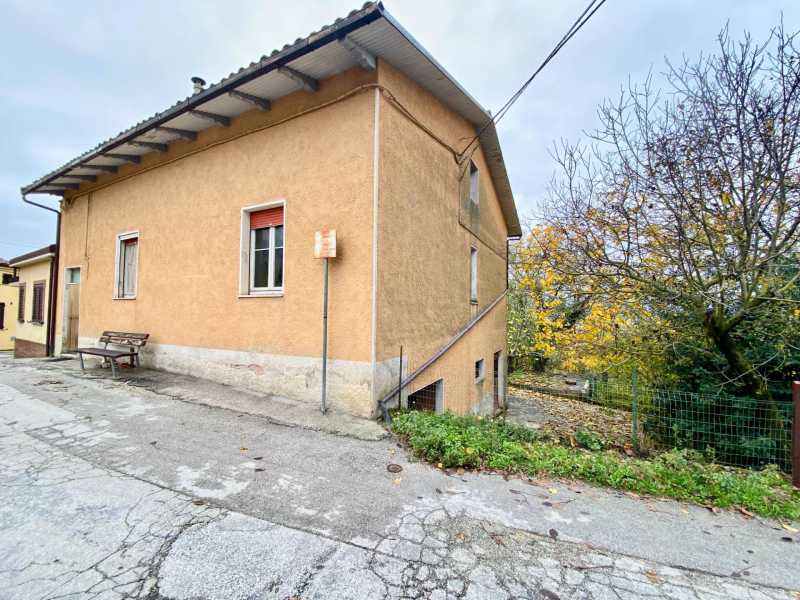 Casa Indipendente in Vendita ad Fabriano - 50000 Euro