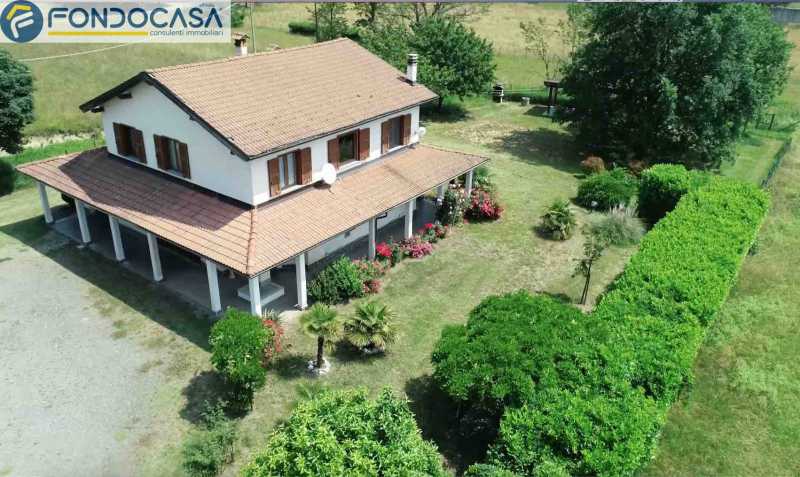 Villa in Vendita ad Casaleggio Boiro - 370000 Euro