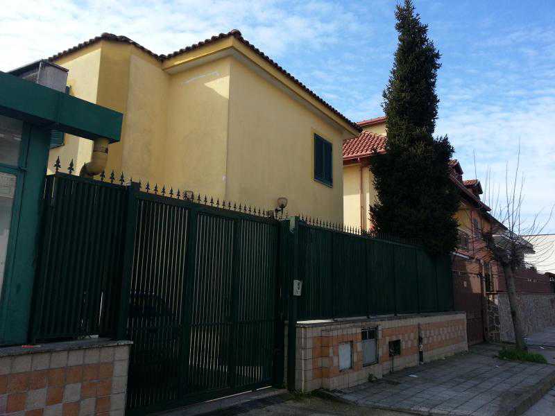 Villa Bifamiliare in Vendita ad Calvizzano - 293000 Euro