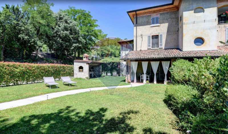 Villa in Vendita ad Desenzano del Garda - 739000 Euro