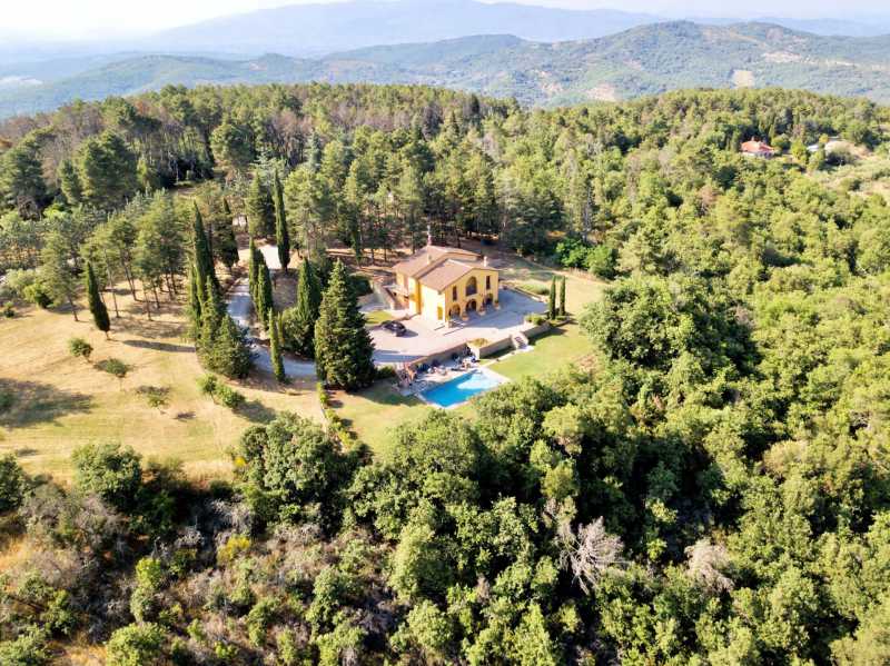Villa in Vendita ad Civitella in Val di Chiana - 1300000 Euro