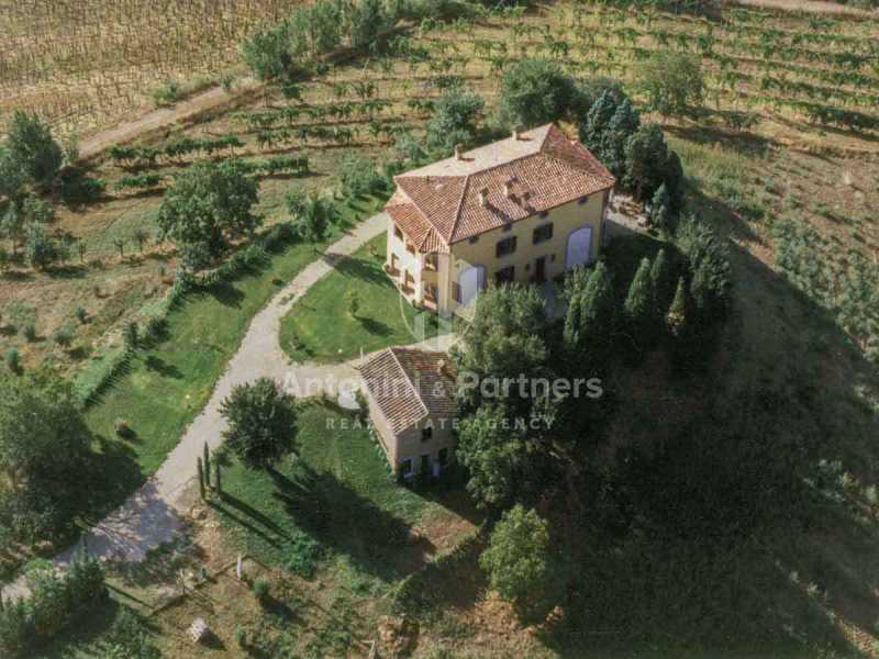 Villa in Vendita ad Castiglione del Lago - 950000 Euro