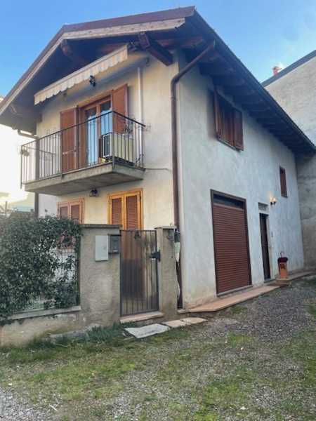 Casa Indipendente in Vendita ad Lomazzo - 135000 Euro