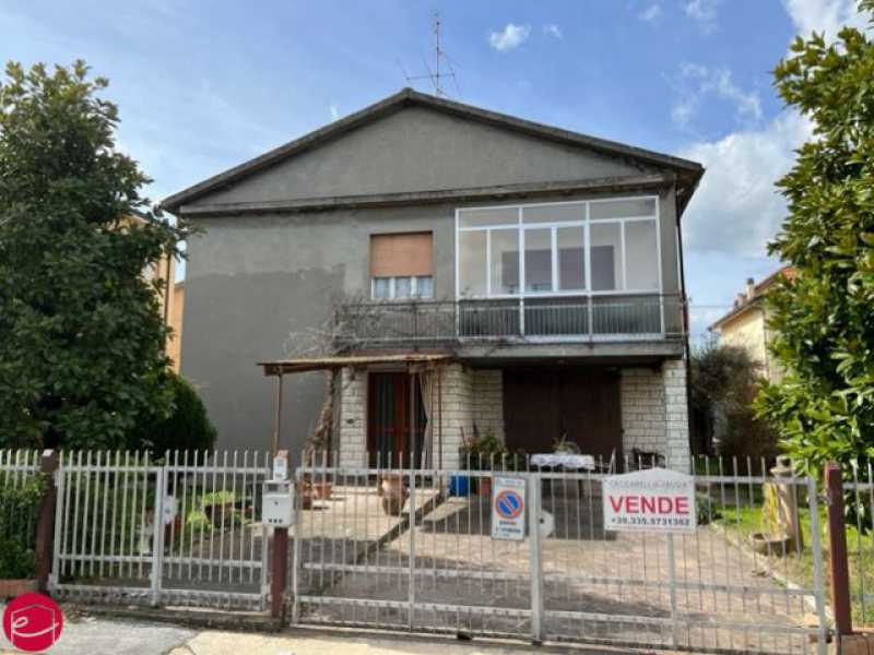 Casa Indipendente in Vendita ad Santarcangelo di Romagna - 430000 Euro