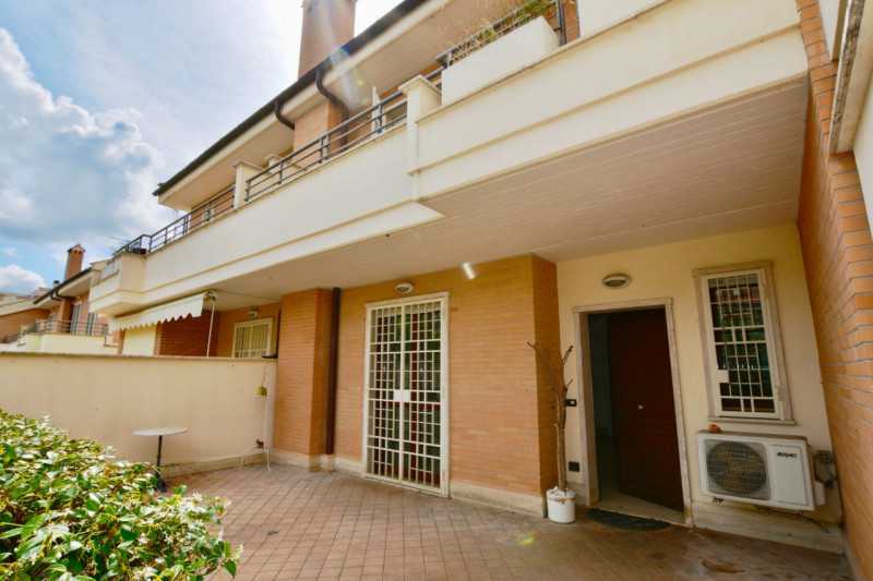 Villa in Vendita ad Roma - 569000 Euro