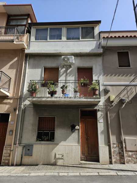 Casa Indipendente in Vendita ad Reggio di Calabria - 90000 Euro